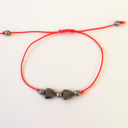 Bransoletka "FOR LUCK" Czerwony sznurek Serca